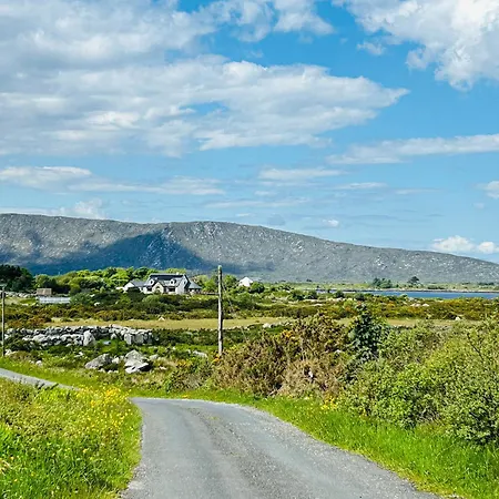 Hawthorn House Connemara Rosmuck